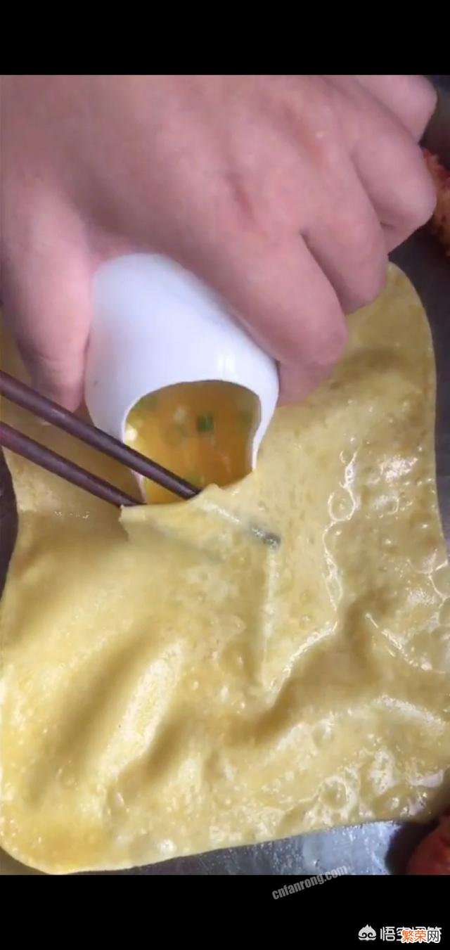 鸡蛋灌饼怎么做才能使面饼松软可口？