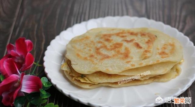 鸡蛋灌饼怎么做才能使面饼松软可口？