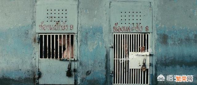 《炼狱信使》白人小伙在泰国最凶险的监狱里是如何完成重生的呢？
