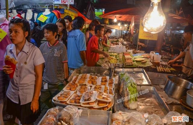 为什么泰国的夜生活那么热闹？