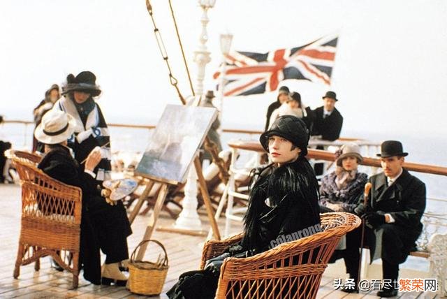 《海上钢琴师》中1900不敢下船,到底是怯懦还是天真？