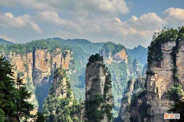 湖南与四川,论两省五大风景名胜的知名度,谁胜出？