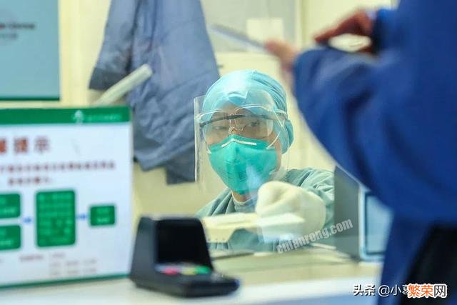 疫情新形势下,不同人群究竟应该选用哪种口罩,可以在有效防护的同时避免浪费?