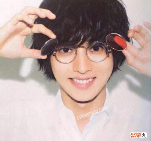 有没有什么酷酷哒萌萌哒的高冷的真人情侣头像？