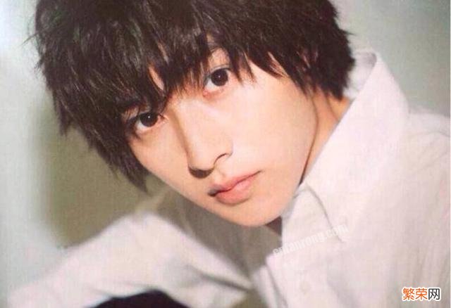 有没有什么酷酷哒萌萌哒的高冷的真人情侣头像？