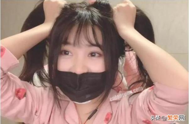 小团团全脸终于被网友揭底,之前在虎牙LOL平台,还被扒出有“黑历史”,如何点评?