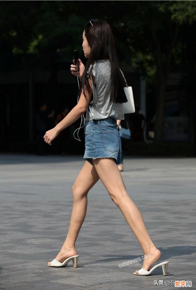 是文艺范儿的女人最心高挑剔,还是大龄少女最心高挑剔？