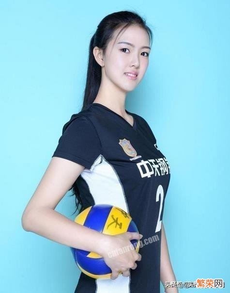 泳坛美女刘湘和女排队员张常宁,谁能够代表中国女运动员的最高颜值？