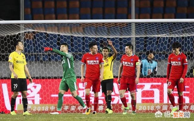11月14日,重庆官方宣布,球队主帅小克鲁伊夫自动续约一年,如何评价他的执教水平？