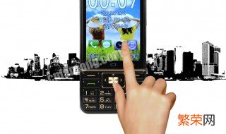 怎么设置qq发动态时显示的手机 qq如何显示动态手机