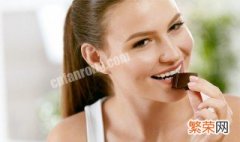 吃巧克力后多久能哺乳 哺乳期吃了巧克力多久能喂奶