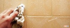 如何去除淋浴房地砖上的污垢 浴室地砖发黄污垢怎么去除