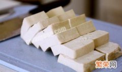 做豆腐熟石膏粉放多了会怎么样 做豆腐石膏粉放少了会怎么样