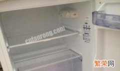 冰箱保鲜室内的排水孔堵了怎么办 冰箱保鲜室下水孔堵塞怎么办