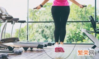 跳绳只会一个一个跳怎么办 如何让不会跳绳的人快速学会