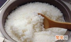 电饭煲煮米夹生了怎么补救 米饭煮夹生了怎么回事