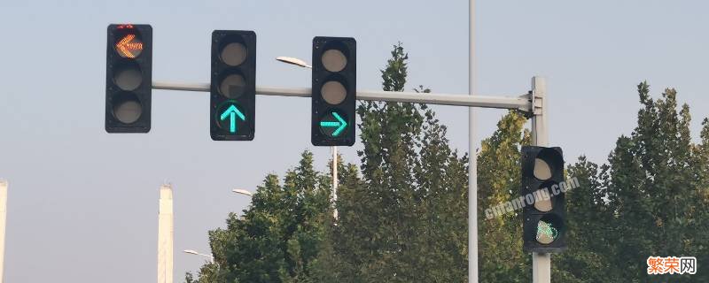 绿色的信号灯是什么意思 一个绿色的灯光信号灯