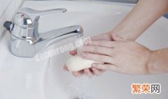 焗油膏弄到手盆上怎么办 焗油膏弄手上怎么洗掉