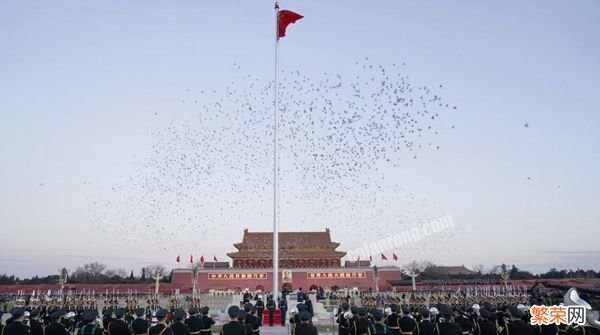 天安门升降国旗时间确定的方式 升国旗时间多少秒