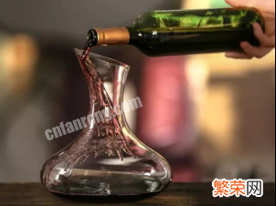 红酒怎么喝是正确的「红酒知识及正确饮用方法」