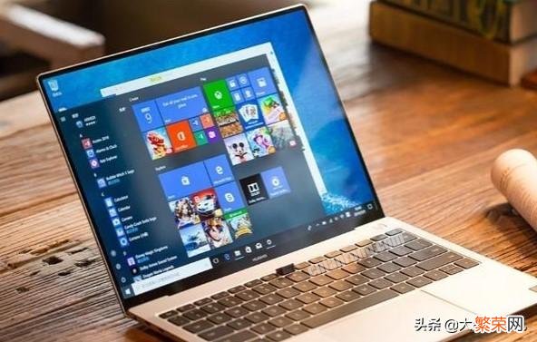 任务栏右下角多了个拼字 win10自带输入法怎么输入特殊符号