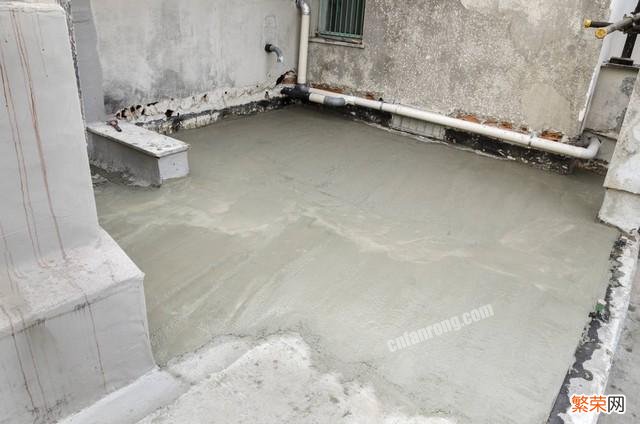 屋顶防水价格详情 屋面漏水补漏多少钱