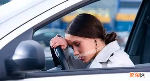 解读停车开空调对汽车的伤害 汽车停车的时候可以开空调吗