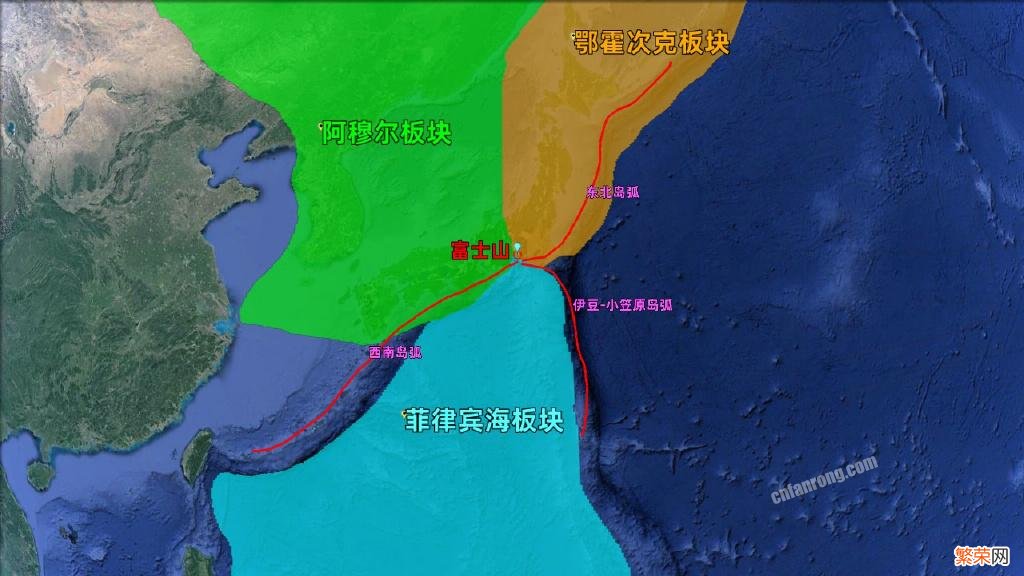 富士山在哪里？位于日本本州岛中南部