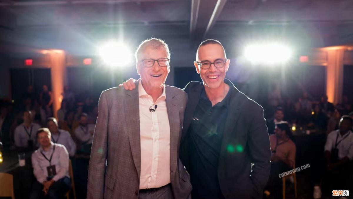 世界首富也曾想当打工人 比尔盖茨的个人资料及简介