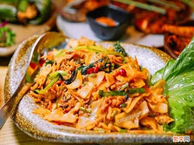 云南最有名的六道特色菜：汽锅鸡摘得桂冠，你吃过几道？