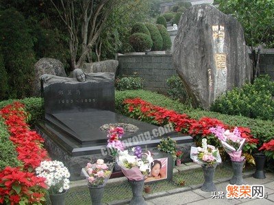 邓丽君死亡之谜揭秘，死后左脸上出现巴掌印 邓丽君死原因真相