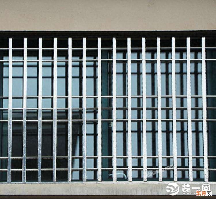 不锈钢防盗窗报价及安装注意事项 防盗窗价格怎么计算