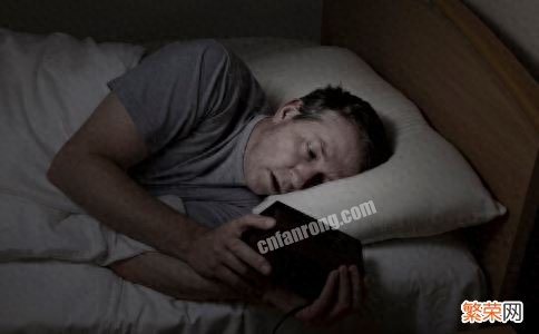 男人睡觉会流口水的六大常见病因 睡觉流口水是什么原因引起的男性