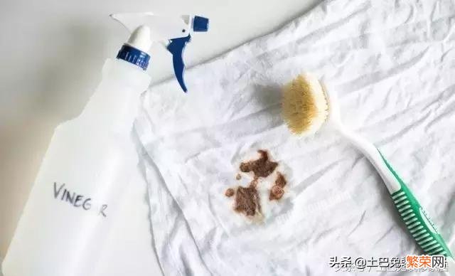 白衣服发黄了处理小妙招 白衣服变黄怎么样才能洗白