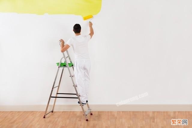 室内外墙体涂料涂刷工程综合单价分析 刷墙漆多少钱一平米包工包料