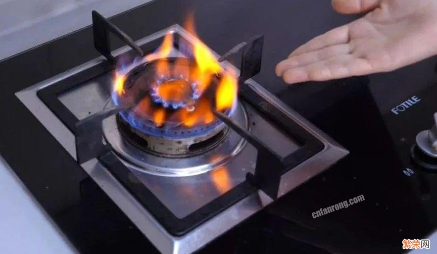燃气灶火焰发红的维修方法 液化气灶红火怎么调成蓝火